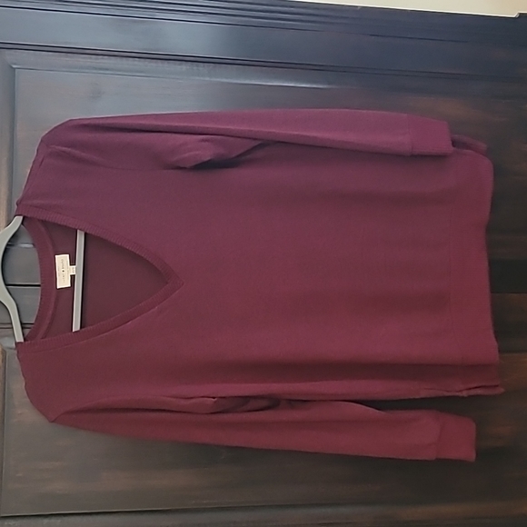 Lucky Brand Sweaters - Lucky brand xsmall v-neck sweater Burgundy